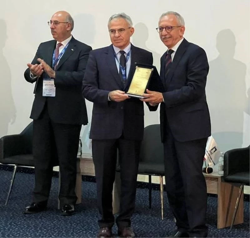 Rektör Prof Dr. Özaydın Arnavutluk’ta Türkoloji sempozyumuna katıldı
