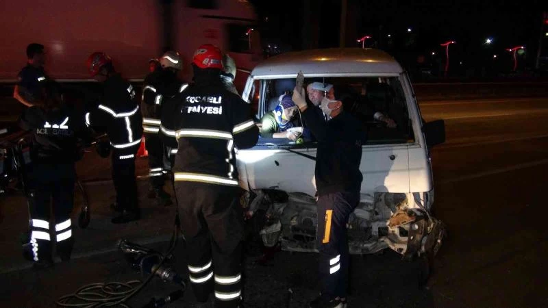 Babasının cenazesine giderken kaza yaptı, eşinin bacağı koptu
