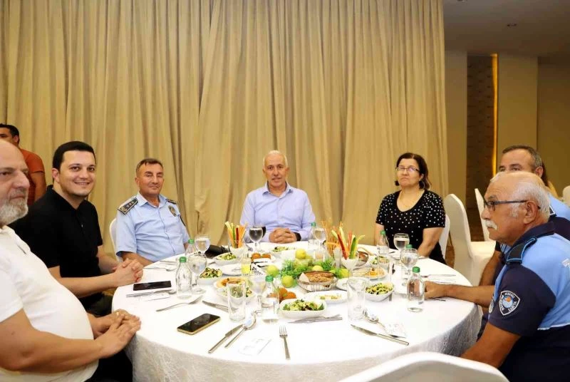 Başkan Gültak, zabıta ekipleriyle bir araya geldi
