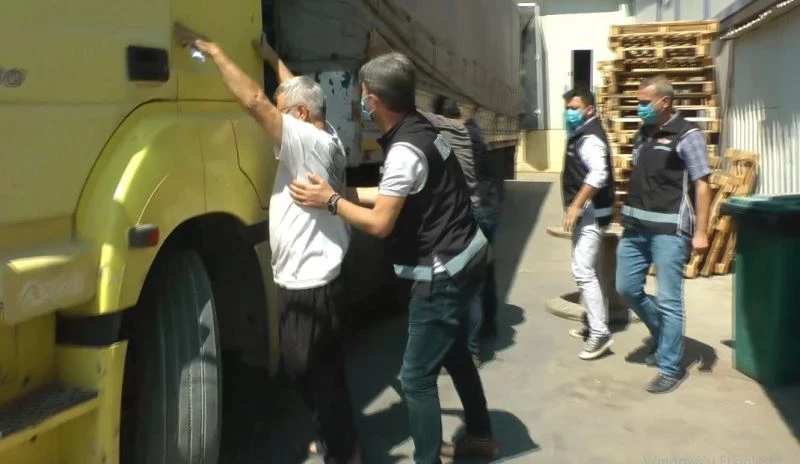 Mersin’de tütün fabrikasına sahte bandrol operasyonu
