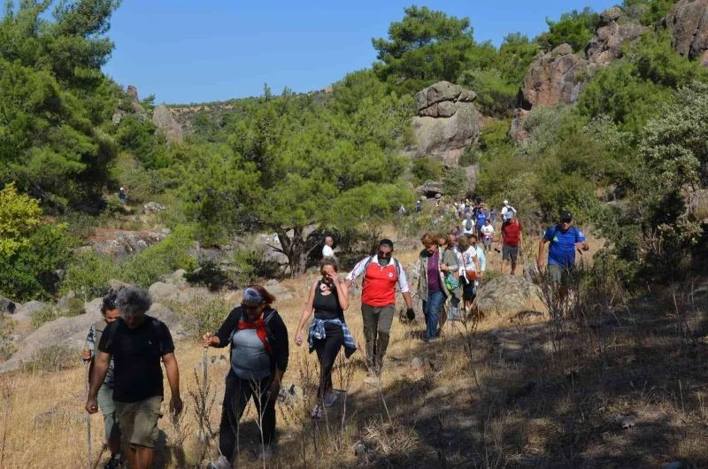 Ata Kayalıkları’na 100. Yıl Doğa Yürüyüşü yapıldı
