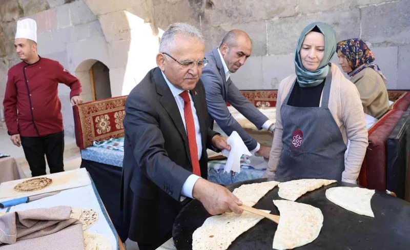 Başkan Büyükkılıç, Tarihi Sultanhanı’nda Bünyanlı muhtarlarla buluştu
