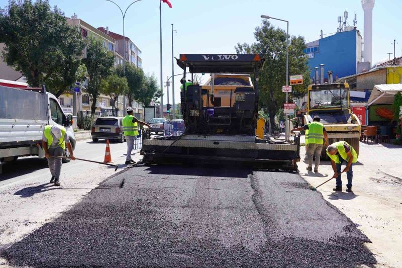 Atatürk Bulvarı’nda asfaltlama çalışmaları başladı
