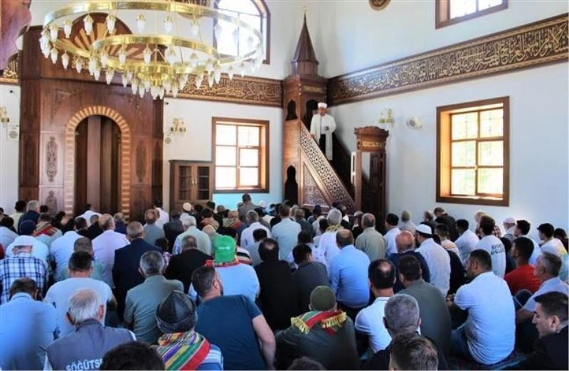 Ertuğrulgazi Camii’nde ilk cuma namazı
