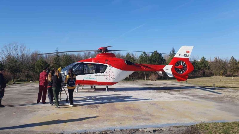 Edirne’de ambulans helikopter 6 aylık bebek için havalandı
