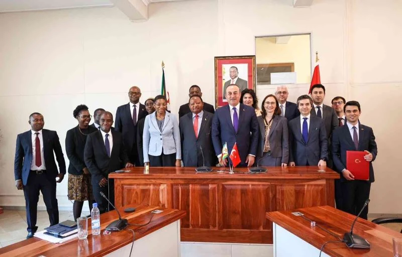 Dışişleri Bakanı Çavuşoğlu, Zimbabveli mevkidaşı Shava ile görüştü
