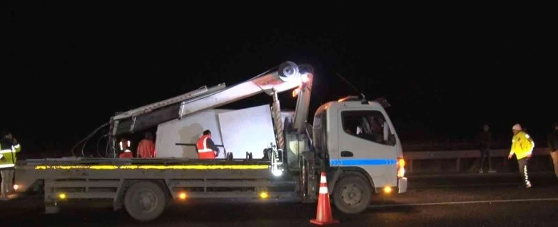 Ankara’da yabancı uyrukluları taşıyan araç kaza yaptı: 21 yaralı
