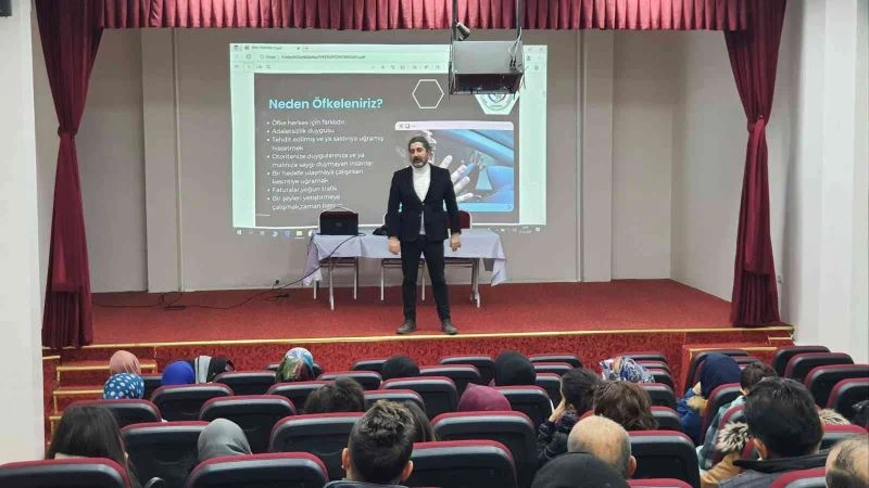 Eğitim kurumlarında çalışanlara “öfke ve stres yönetimi” eğitimi verildi
