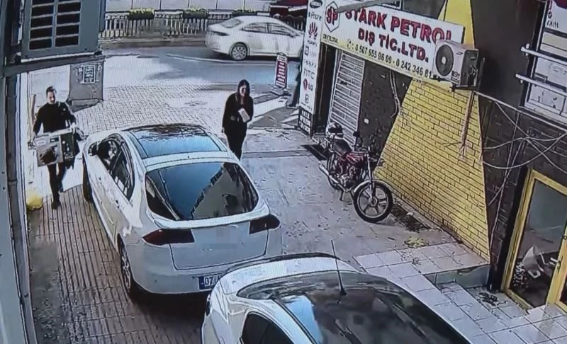 Elektronik mağaza işleten çift, 43 bin 550 liralık eşyanın parasını alamadıkları iddiasıyla şikayetçi oldu
