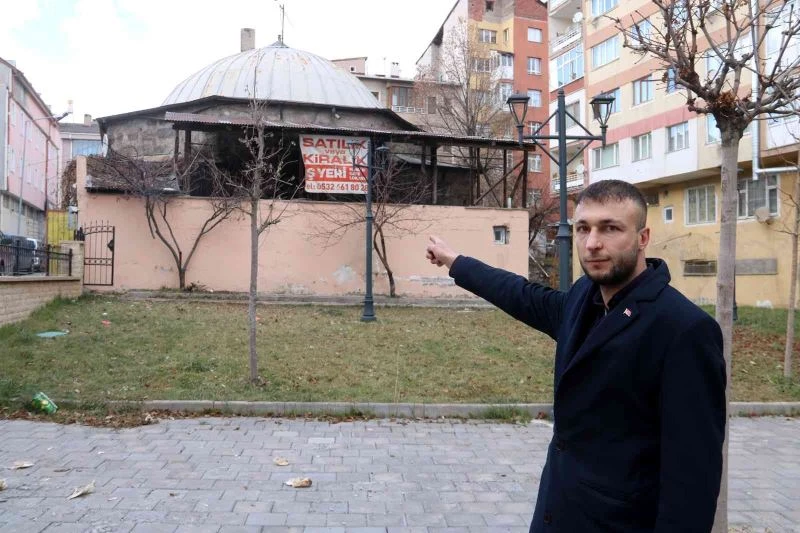 Tarihi hamam yıllara direndi, bürokrasiye yenildi
