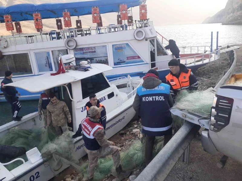 Siirt’te 20 farklı noktada kaçakçılara yönelik operasyon gerçekleştirildi
