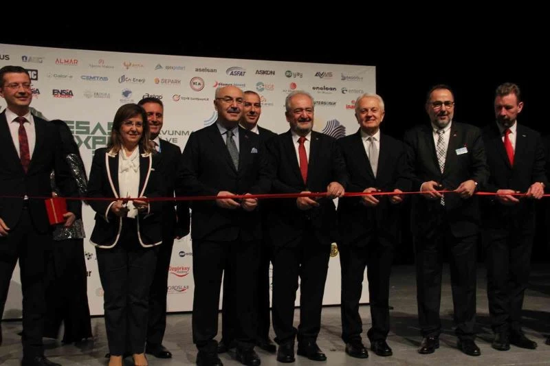 Savunma sanayisi teknolojileri İzmir’de sergileniyor
