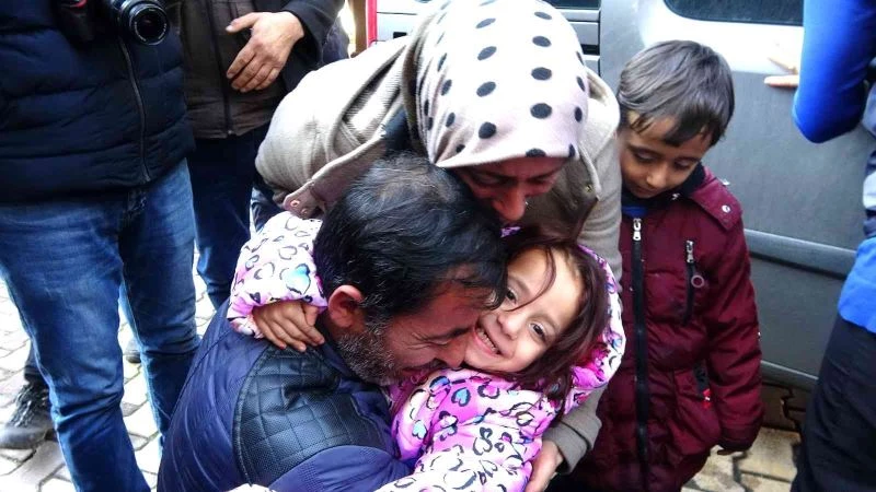 Kaçırılan çocuğun ailesine kavuşma anları
