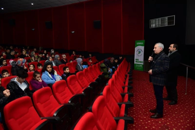 Yeşilyurt’ta yetim ve öksüz çocuklara sinema keyfi
