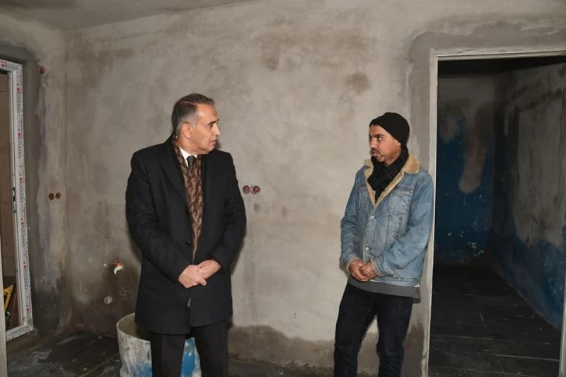 Vali Çuhadar, kanser hastası için yaptırılan evi inceledi
