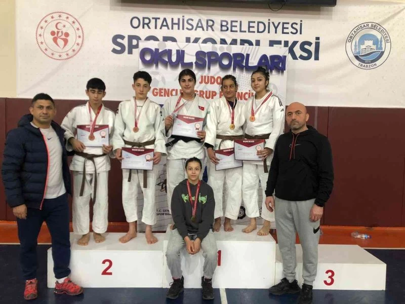 Sivaslı judocular, Trabzon’dan derece yaparak döndü

