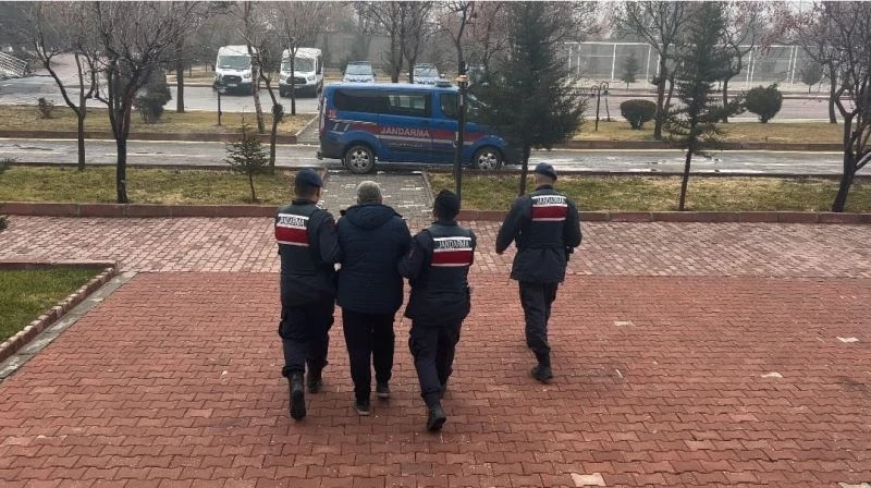 Aksaray’da aranan şahıs yakalanarak cezaevine gönderildi
