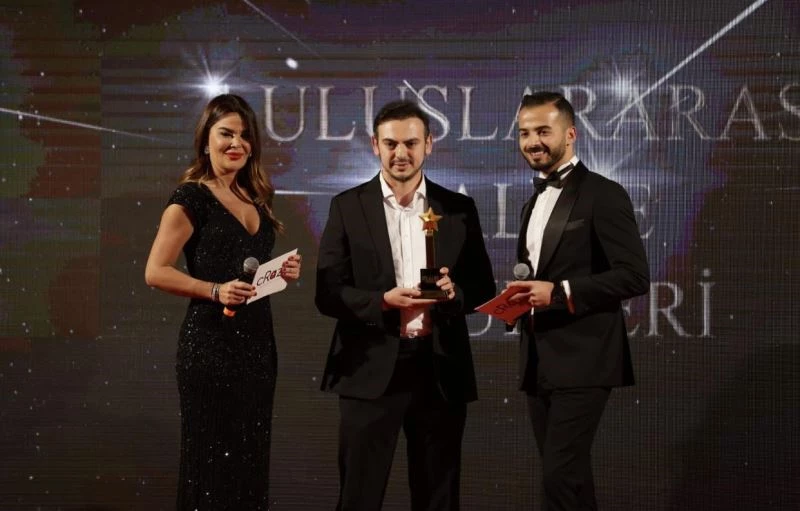 4. Uluslararası Kalite Ödüllerinde Parlakyiğit ödülünü aldı
