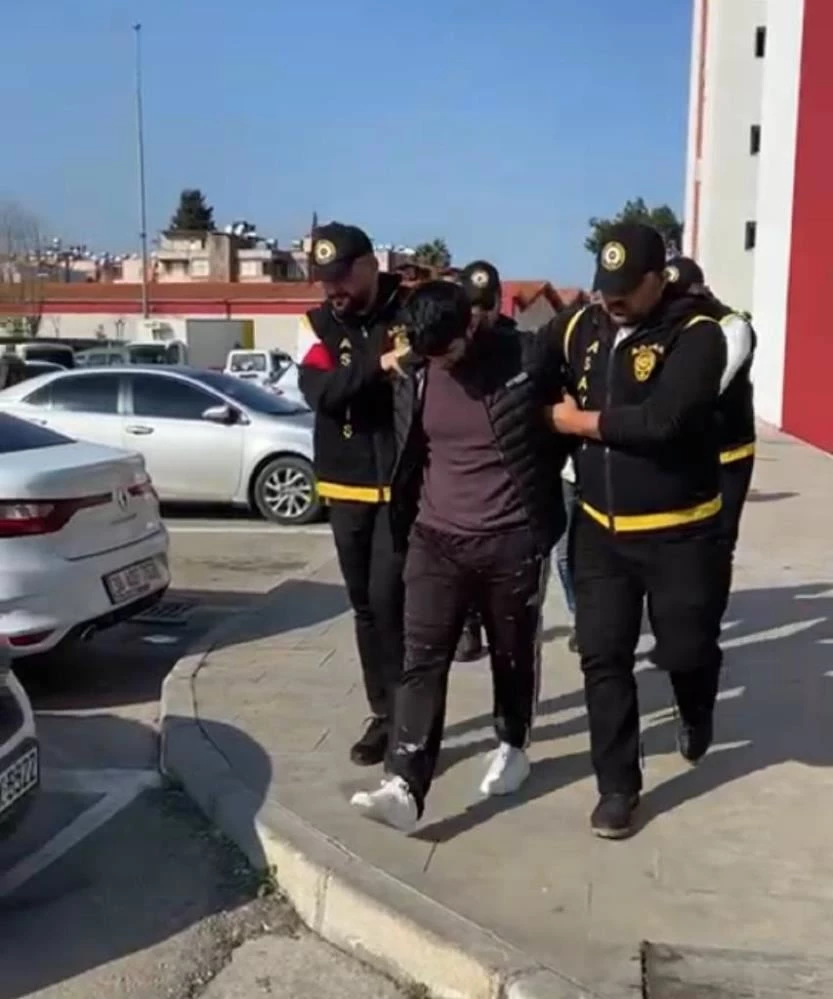 Sosyal medya tuzağı: Dövülerek bıçaklandı, telefonu ve 12 bin TL