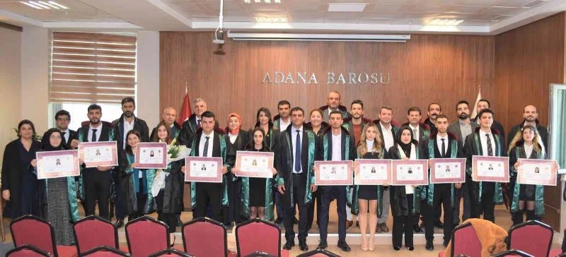 Adana’da 12 avukata törenle ruhsatnameleri verildi
