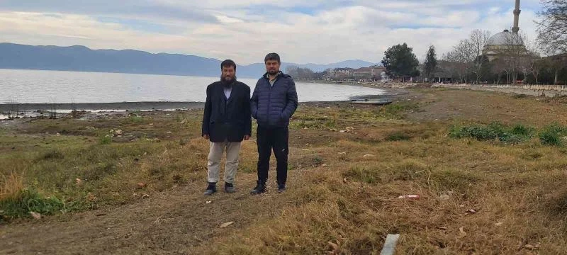 İznik Gölü’nde mahsur kalmışlardı, şimdi teknelerini arıyorlar
