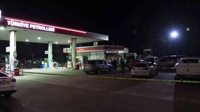 Adana’da akaryakıt istasyonuna kalaşnikoflu saldırı: 1 ölü