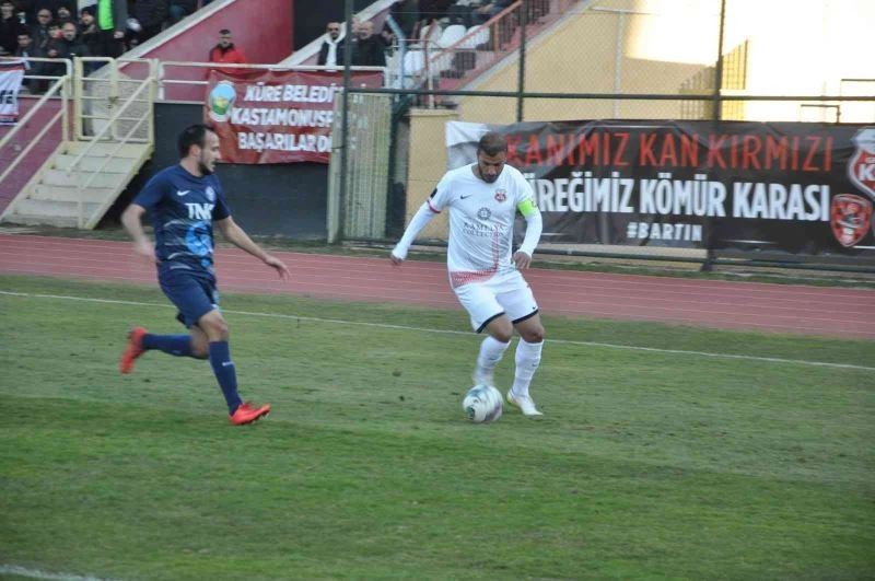 TFF 2. Lig: GMG Kastamonuspor: 4 - Sarıyer: 1

