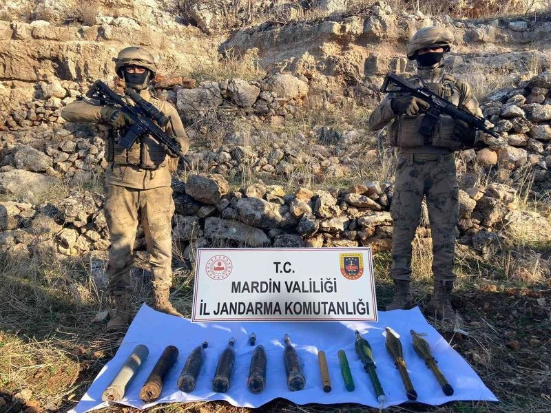 Mardin’de PKK’nın patlayıcı ve malzeme depolarına ağır darbe
