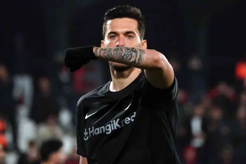 Umut Nayir’in golleri Ümraniyespor’a çare olmadı
