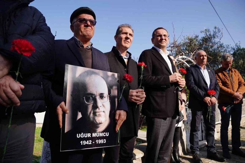 Uğur Mumcu Ayvalık’taki evinin önünde anıldı
