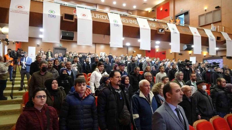 Burdur’da TOKİ kuraları çekildi, bin 116 konutun hak sahipleri belli oldu

