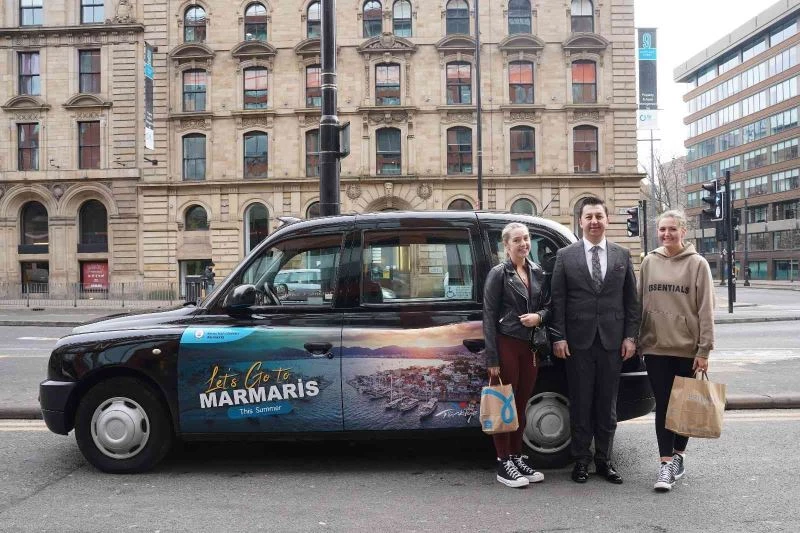 Marmaris Esnaf Odası Başkanı Ayyıldız, İngiltere’de taksiler ile ‘Haydi Marmaris’e’ çağrısı yaptı
