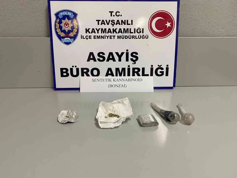 Tavşanlı’da 2.43 gram bonzai ele geçirildi
