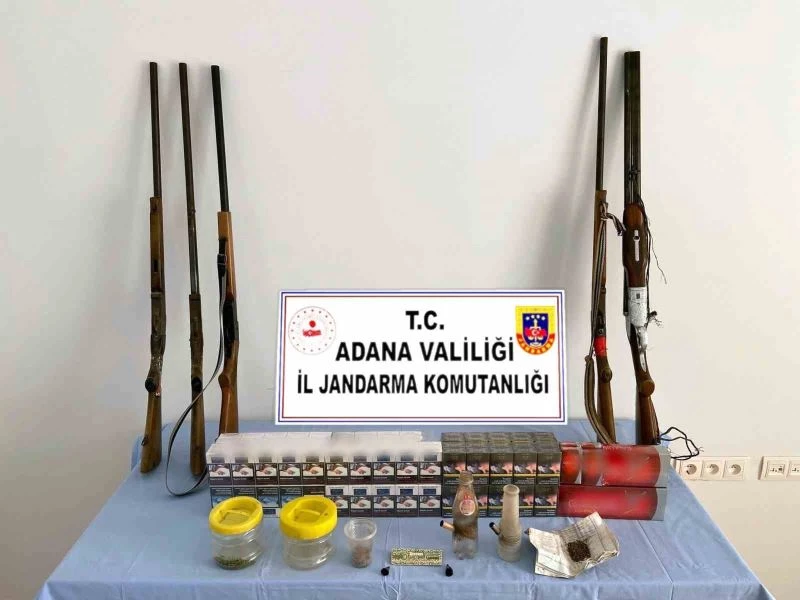 Adana’da bir evde 5 adet ruhsatsız av tüfeği ele geçirildi
