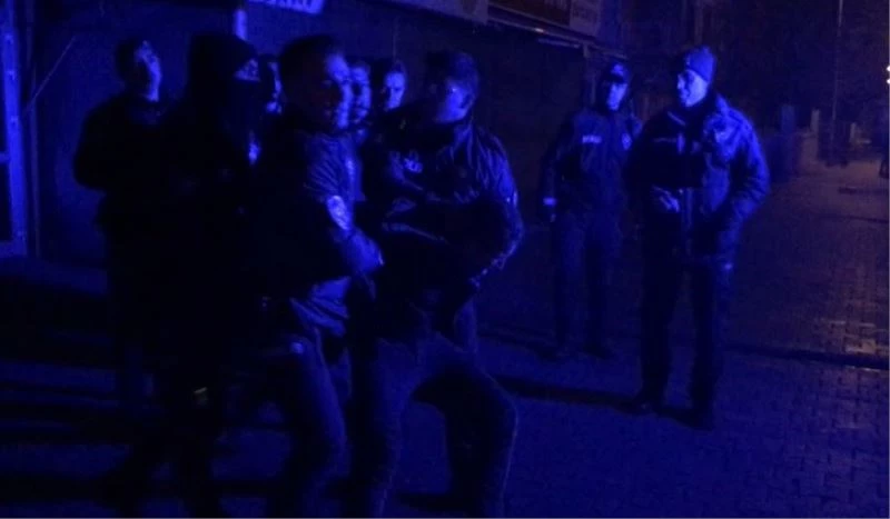 Eşini evde bulamadı, av tüfeği ile rastgele ateş açtı
