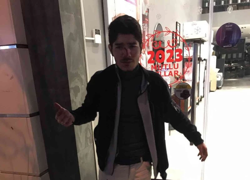  Alkol şişesiyle taksiye binmek isteyince
