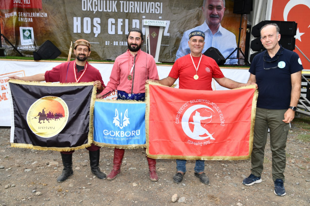 Okçuluk turnuvasında dereceye girenlere ödülleri verildi