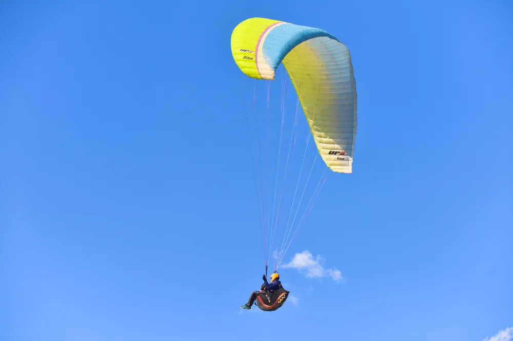Yamaç paraşütü pilotları, Cumhuriyet Bayramı için havalandı