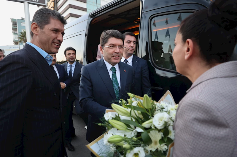 Adalet Bakanı Tunç AK Parti Antalya İl Başkanlığında konuştu: