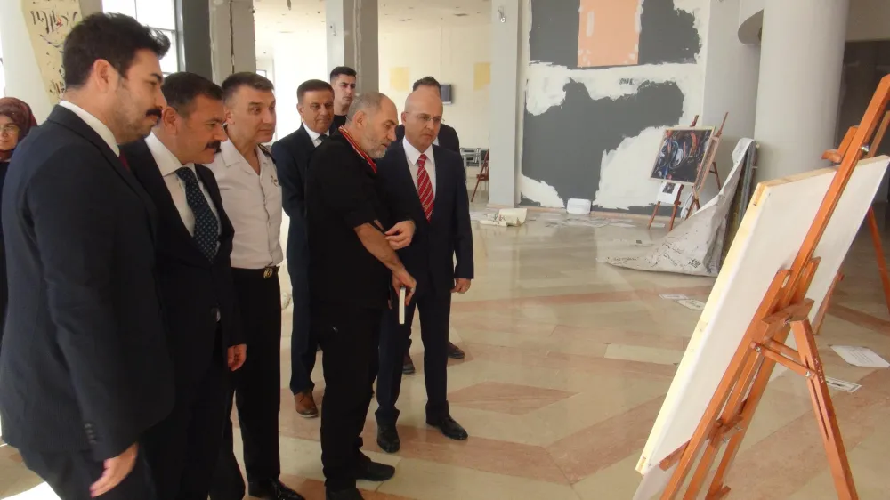 Polis Başmüfettişi ressam Ahmet Sula, 54. sergisini Osmaniye’de açtı