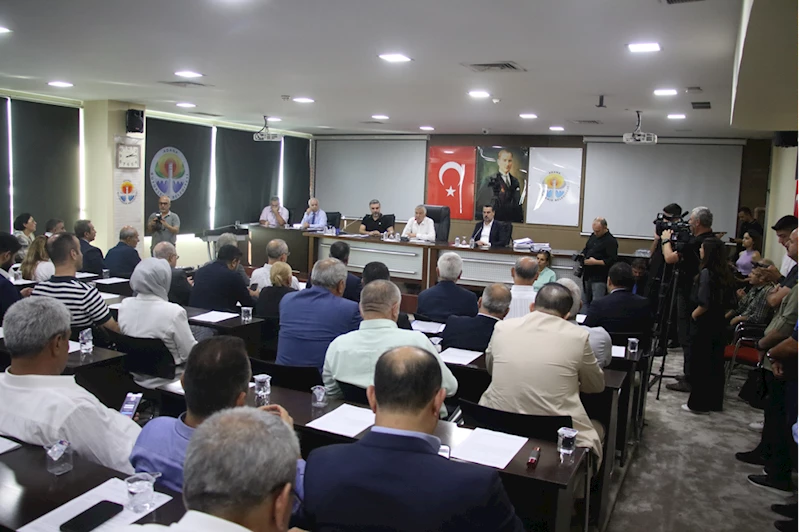 Adana Büyükşehir Belediyesi ekim ayı meclis toplantısı ilk oturumu yapıldı