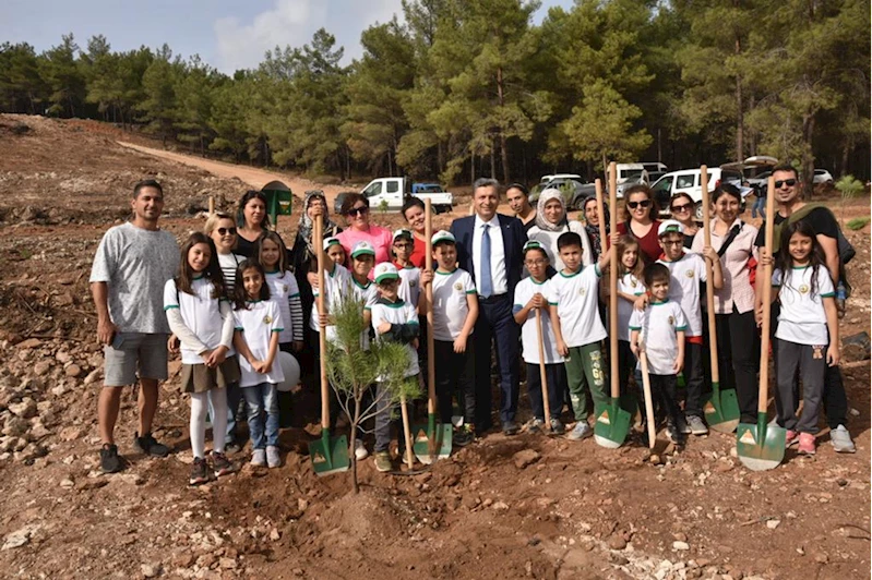 Antalya ve çevre illerde fidanlar toprakla buluştu