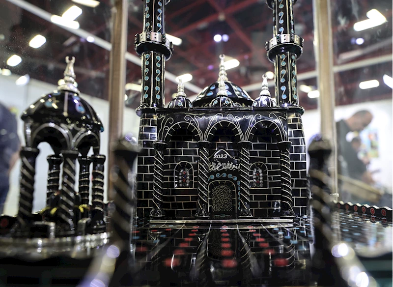 Oltu taşından yapılan bağlama, cami ve TOGG, YÖREX