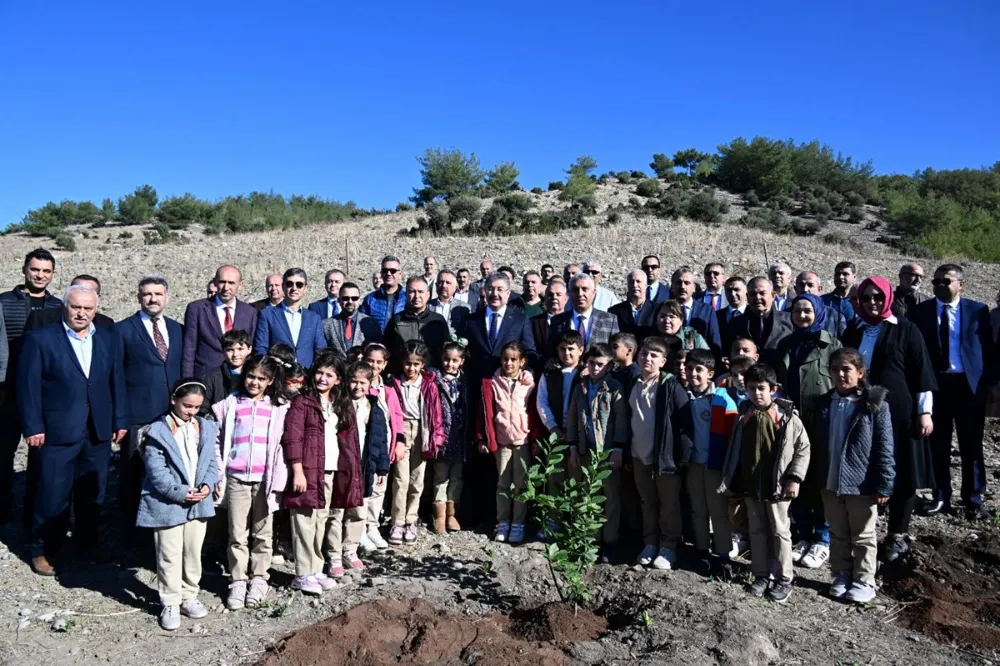 Osmaniye’de, 100. Yıl Hatıra Ormanına öğretmenler için fidan dikildi