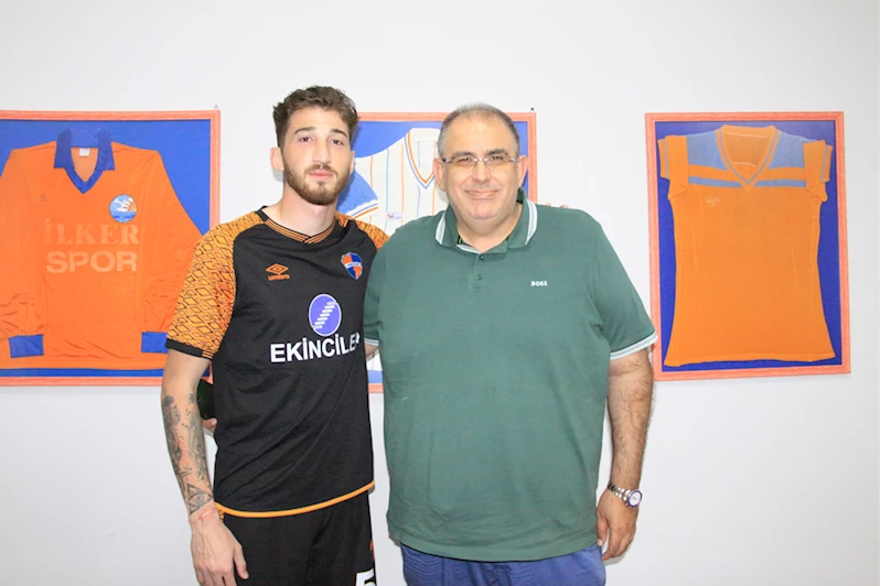 Maçta dili boğazına kaçan kaleci, hakemin müdahalesiyle kurtuldu