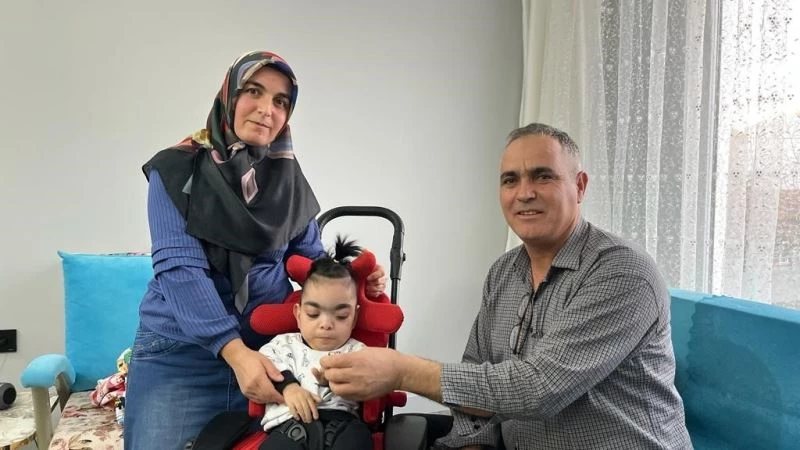  Hasta oğlu için diktiği özel kıyafetler ona iş kapısı oldu
