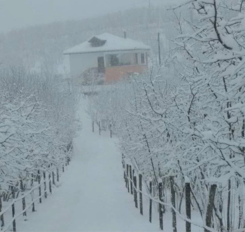 Karadeniz köyleri bembeyaz

