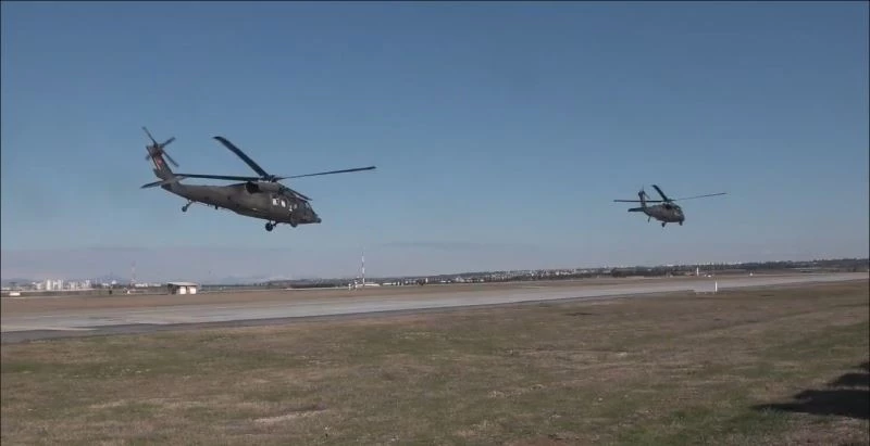 İncirlik üssünden helikopterlerle deprem bölgesine yardımlar ulaştırılmaya devam ediyor
