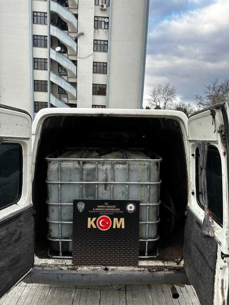 2 bin litre kaçak akaryakıtla yakalandılar
