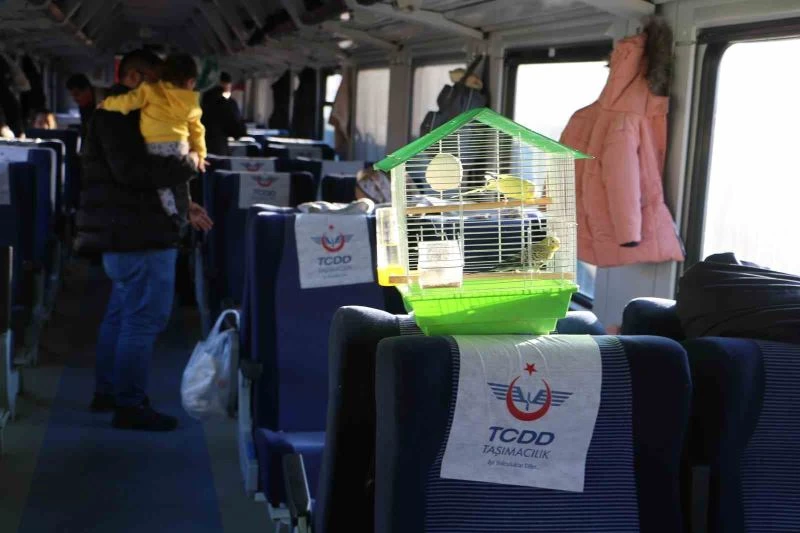 Diyarbakır tren garı depremzedelere ’ev’ oldu
